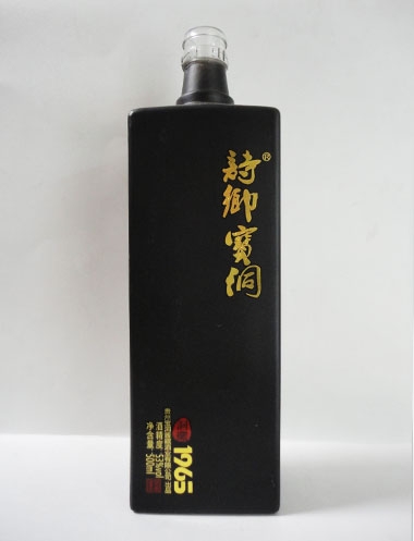 喀什訂制噴釉烤花玻璃酒瓶